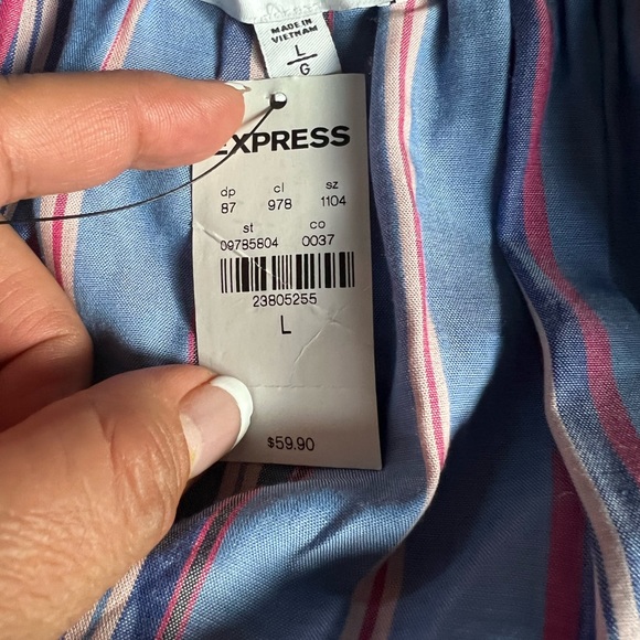 ๐ฅ2/$8.50 Express blouse - Picture 3 of 3